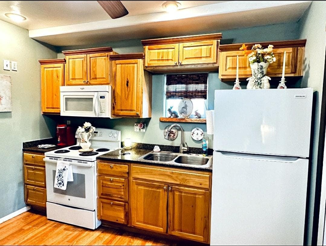 kitchen with full stove and oven 